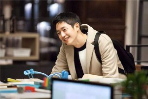 梦见男友和别的女人暧昧不清自己暴躁如雷