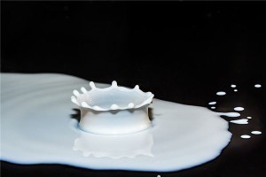 梦见挤牛奶是什么意思？