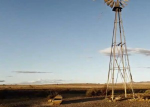 视钱如命的人说说