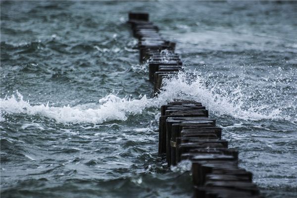 梦见发大水是什么意思 梦见发大水是什么意思